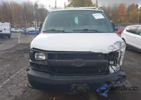 2017 Chevrolet Express 2500 Work Van z USA, uszkodzony, nr VIN 1GCWGAFF8H1126202